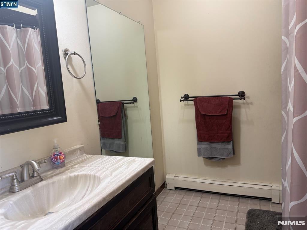 449 Lawrence St - Photo 7 of 14