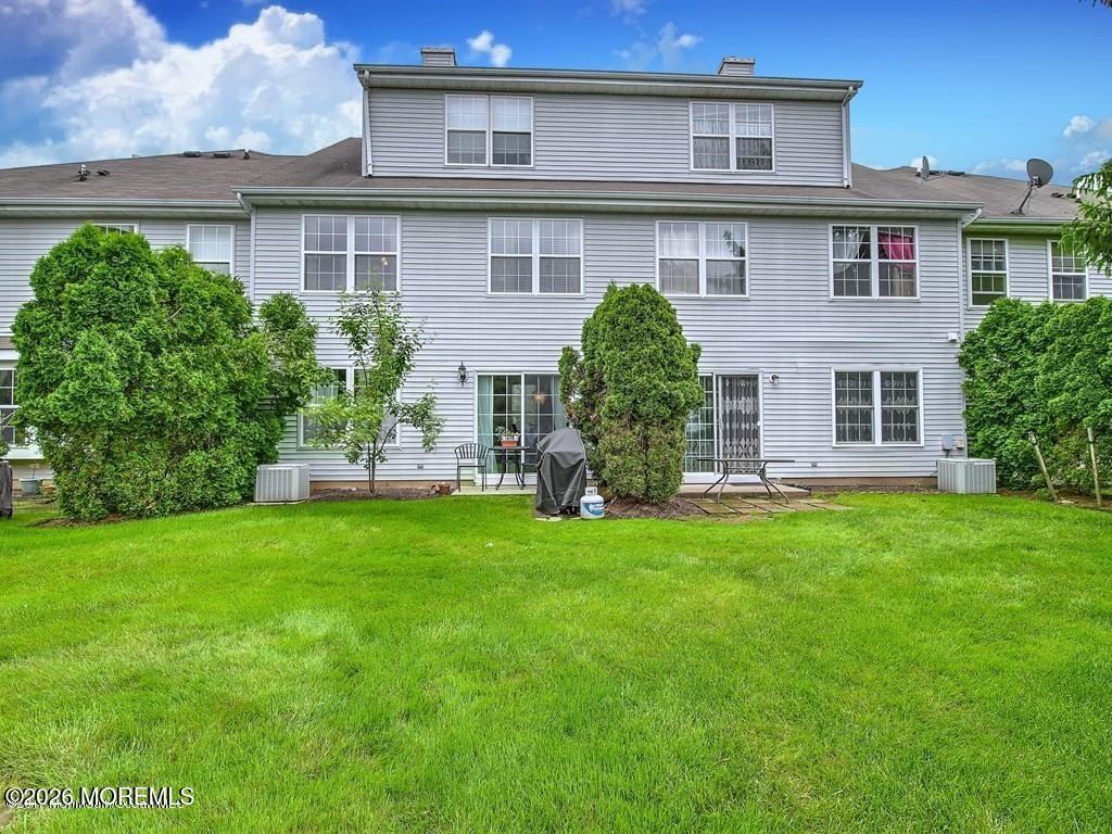 761 Banyan Ct - Photo 3 of 7