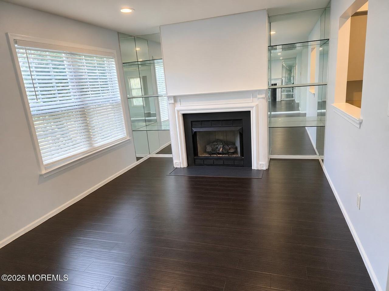 761 Banyan Ct - Photo 5 of 7