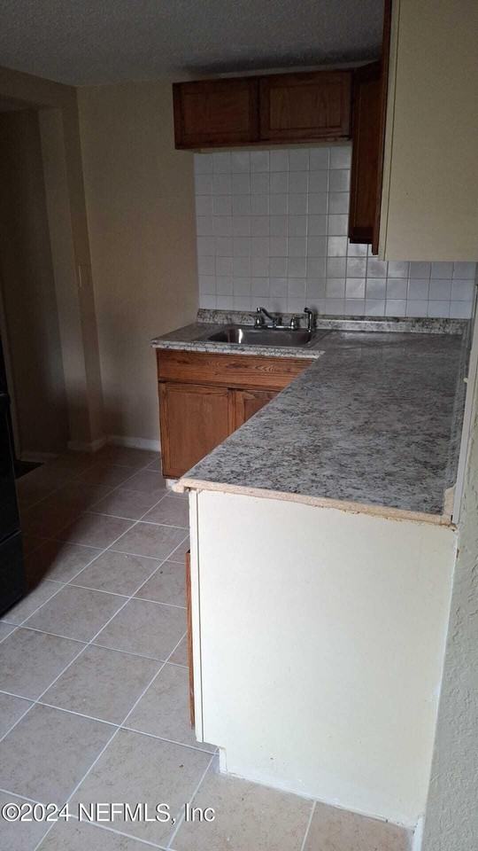 718 Lynton St - Photo 6 of 12