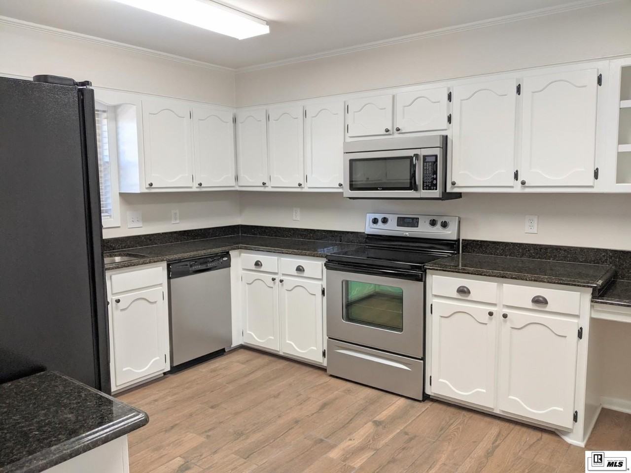 516 Pine Hills Dr - Photo 5 of 25