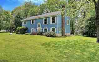 featured image of 10 Cedar St
