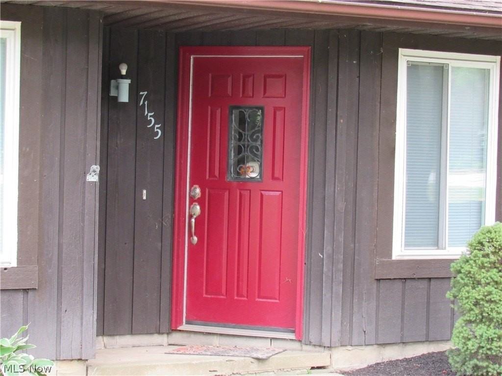 7155 Auburn Rd - Photo 2 of 41