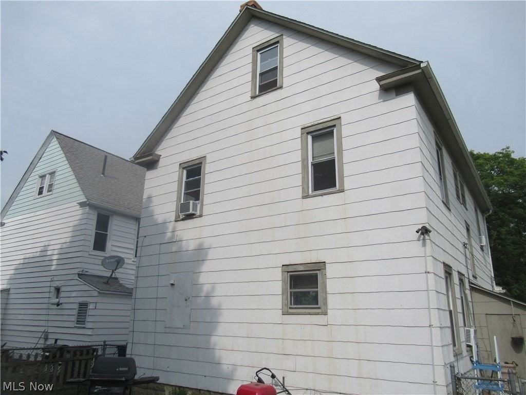 2080 Halstead Ave #2 - Photo 3 of 19
