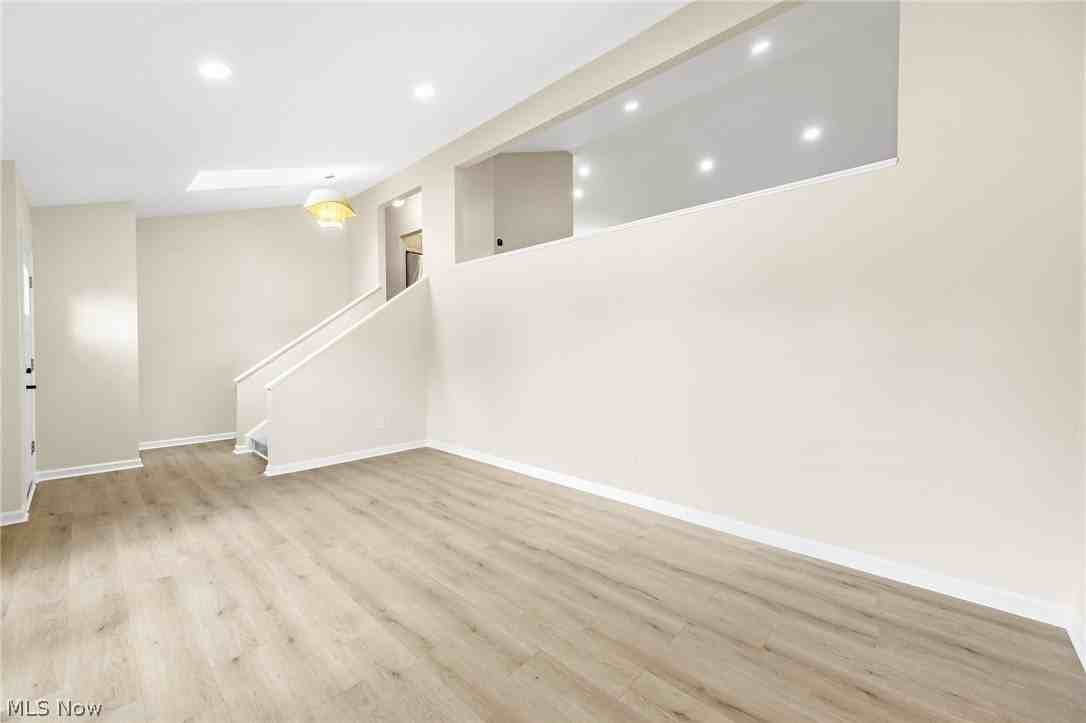 1216 Waldo Way - Photo 5 of 34
