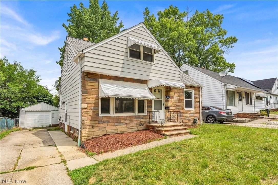 19233 Stafford Ave - Photo 2 of 22