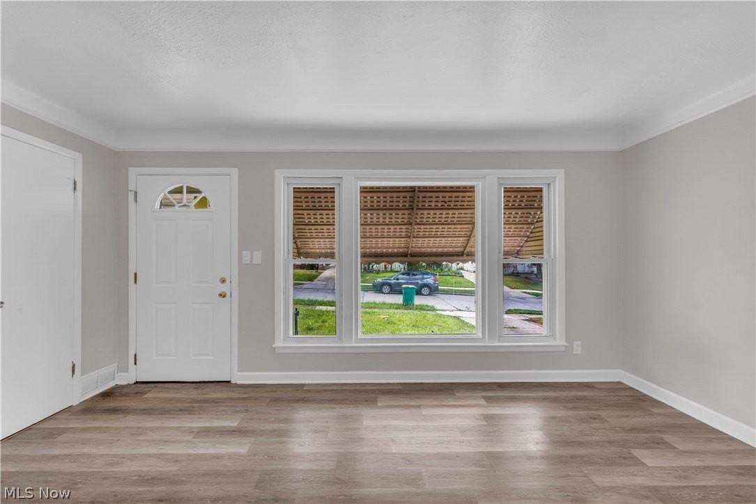 19233 Stafford Ave - Photo 3 of 22