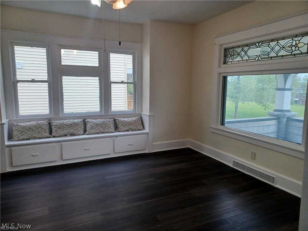 112 N Portland Ave - Photo 3 of 22
