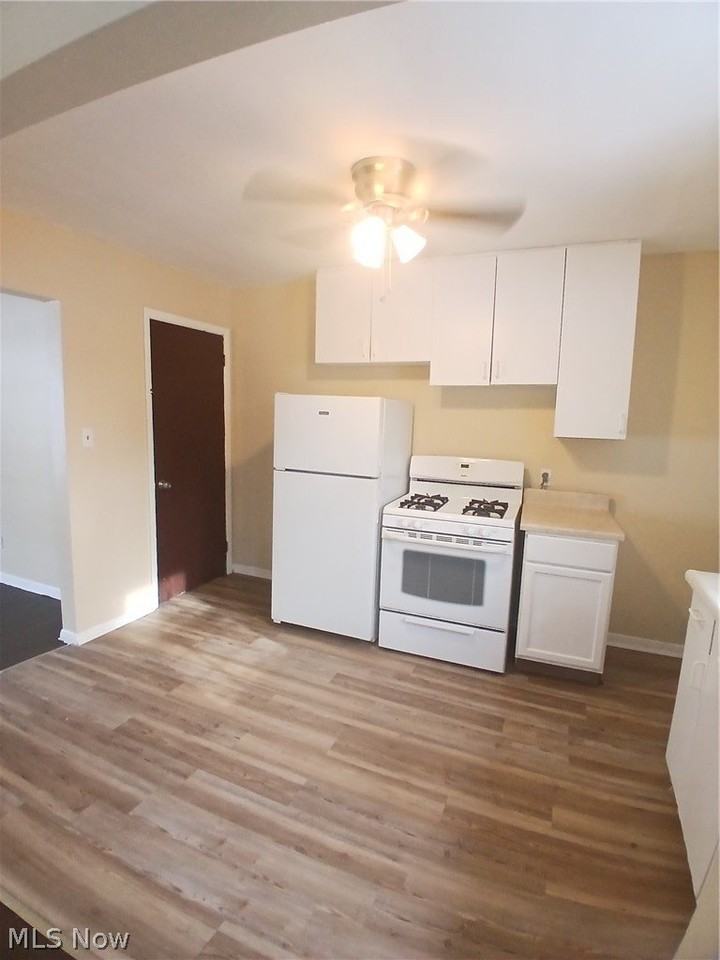 21 Zents Ave - Photo 7 of 15
