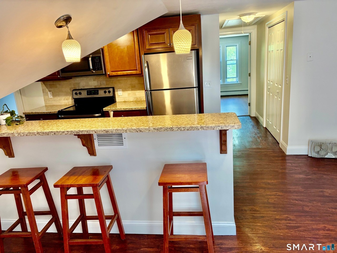 3739 Hillside Ave - Photo 2 of 9