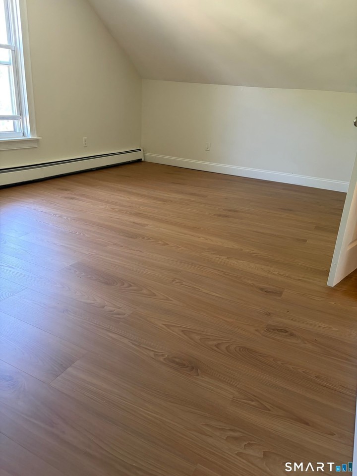 3739 Hillside Ave - Photo 7 of 9