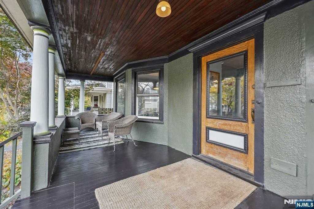 17 Oxford St #1 - Photo 2 of 16