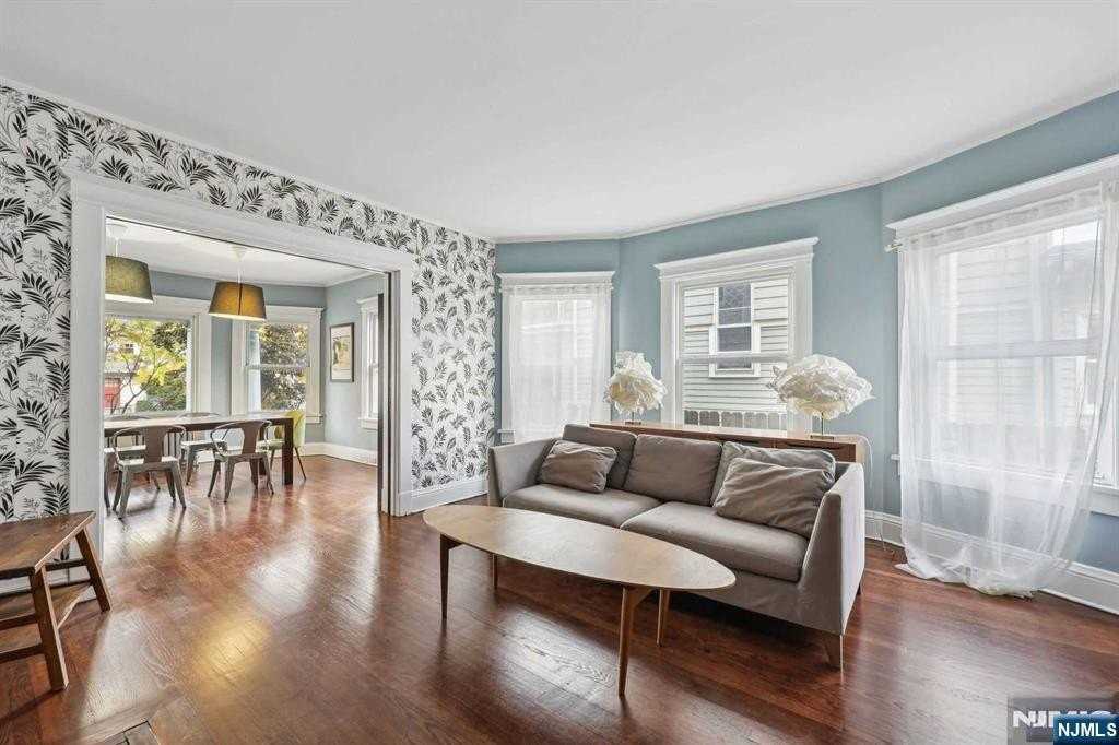 17 Oxford St #1 - Photo 3 of 16