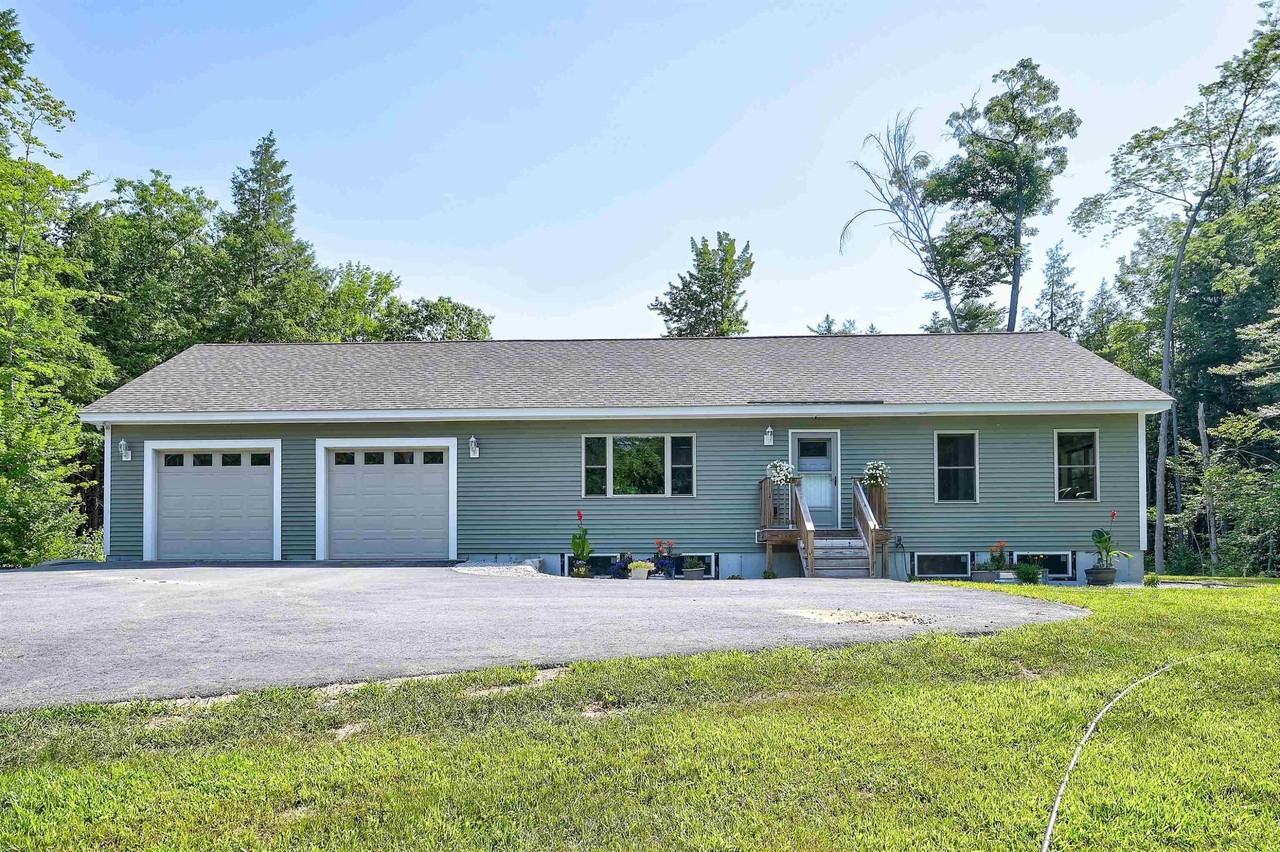 419 Winter Rd - Photo 2 of 26
