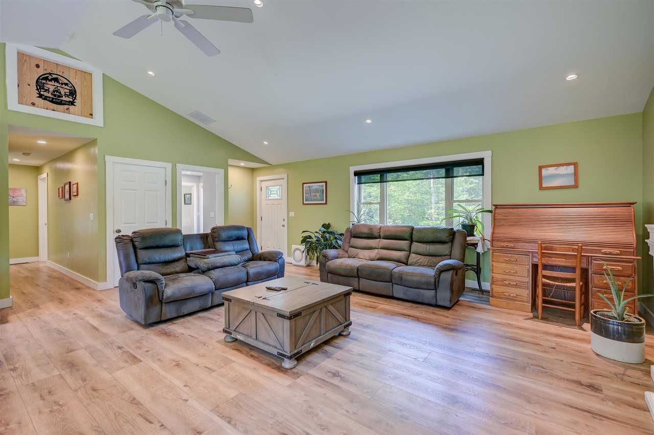 419 Winter Rd - Photo 4 of 26
