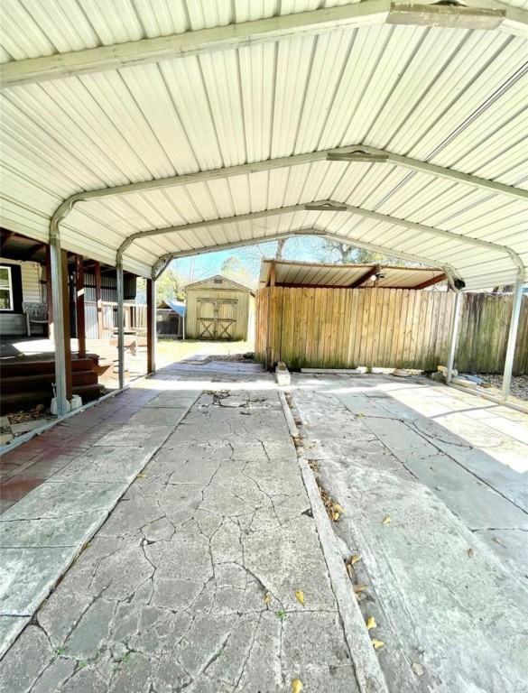 5220 E Parkway Dr - Photo 2 of 9