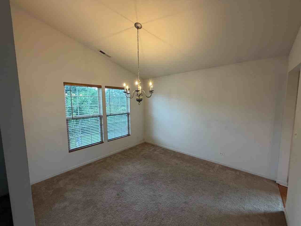 465 Metropolitan St - Photo 4 of 15