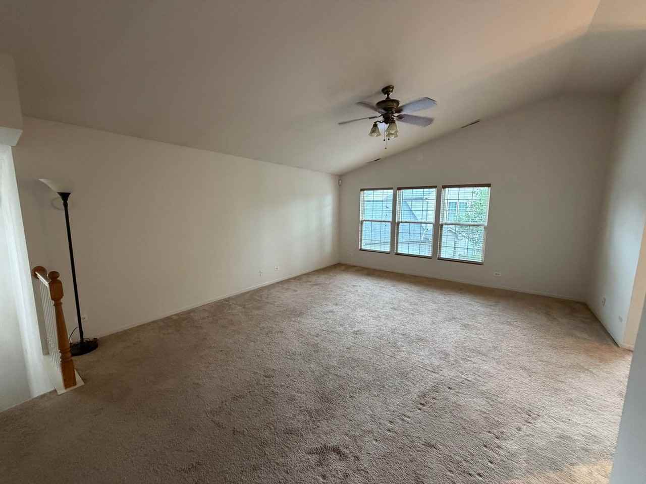 465 Metropolitan St - Photo 5 of 15