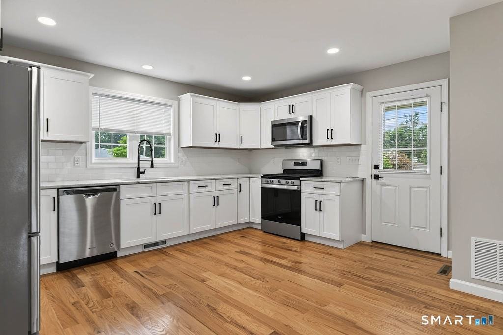 33 W End Ave - Photo 4 of 17