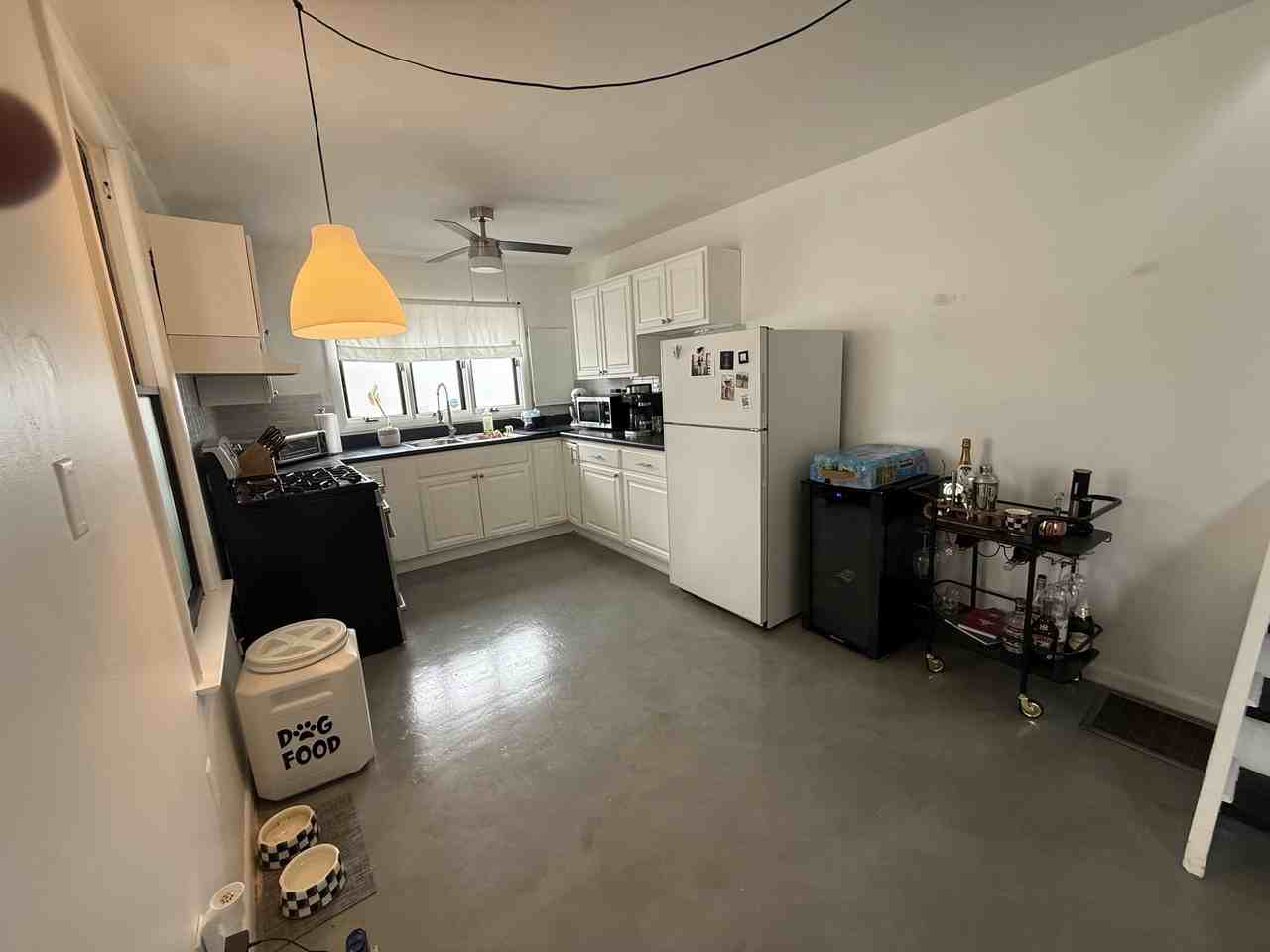 295 E Whittier St #1 - Photo 3 of 13