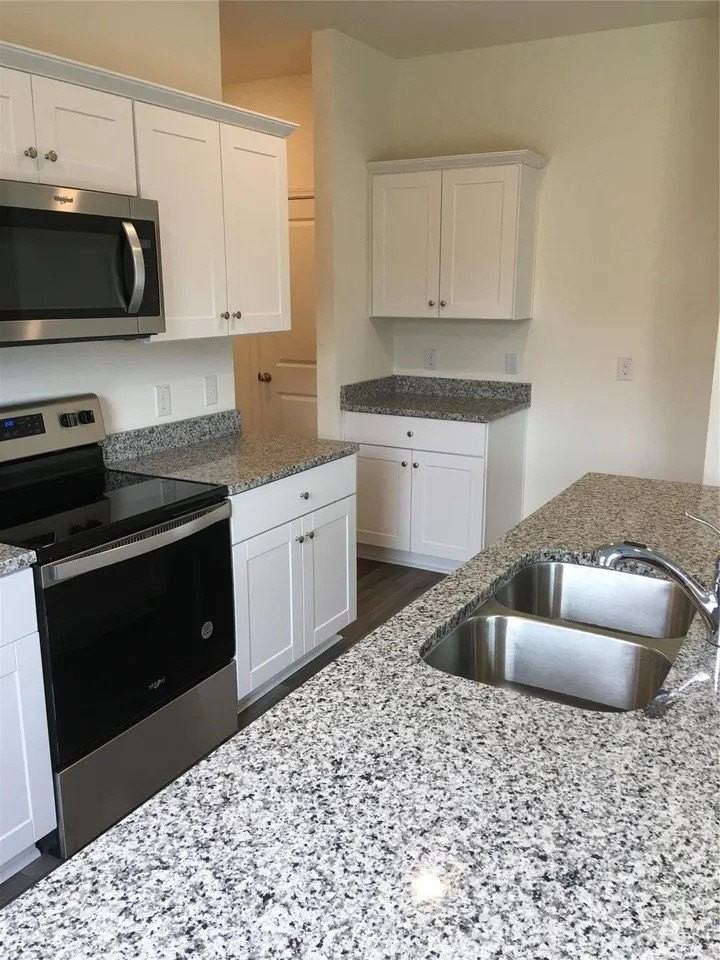 1661 Hossler Trl - Photo 5 of 14