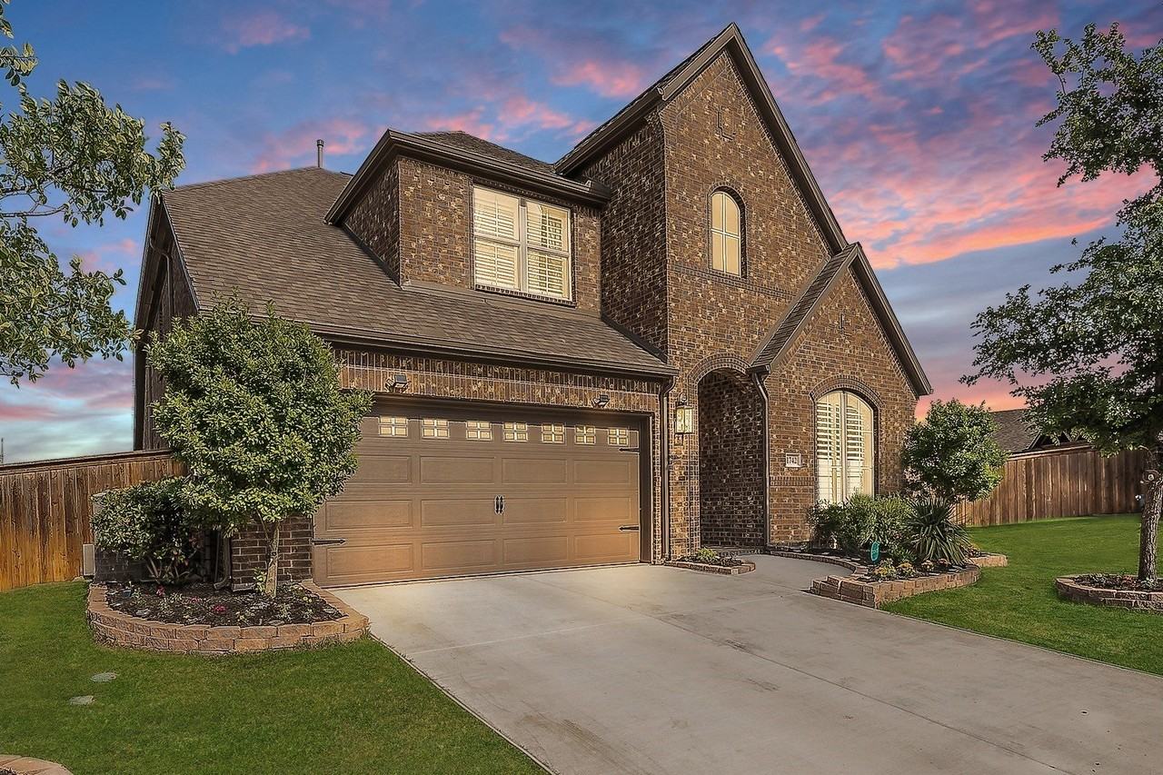 1742 Holmwood Dr
