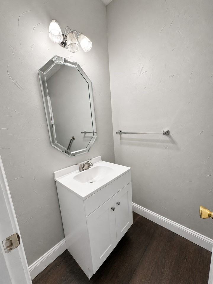 4156 1 Place Ln - Photo 5 of 15