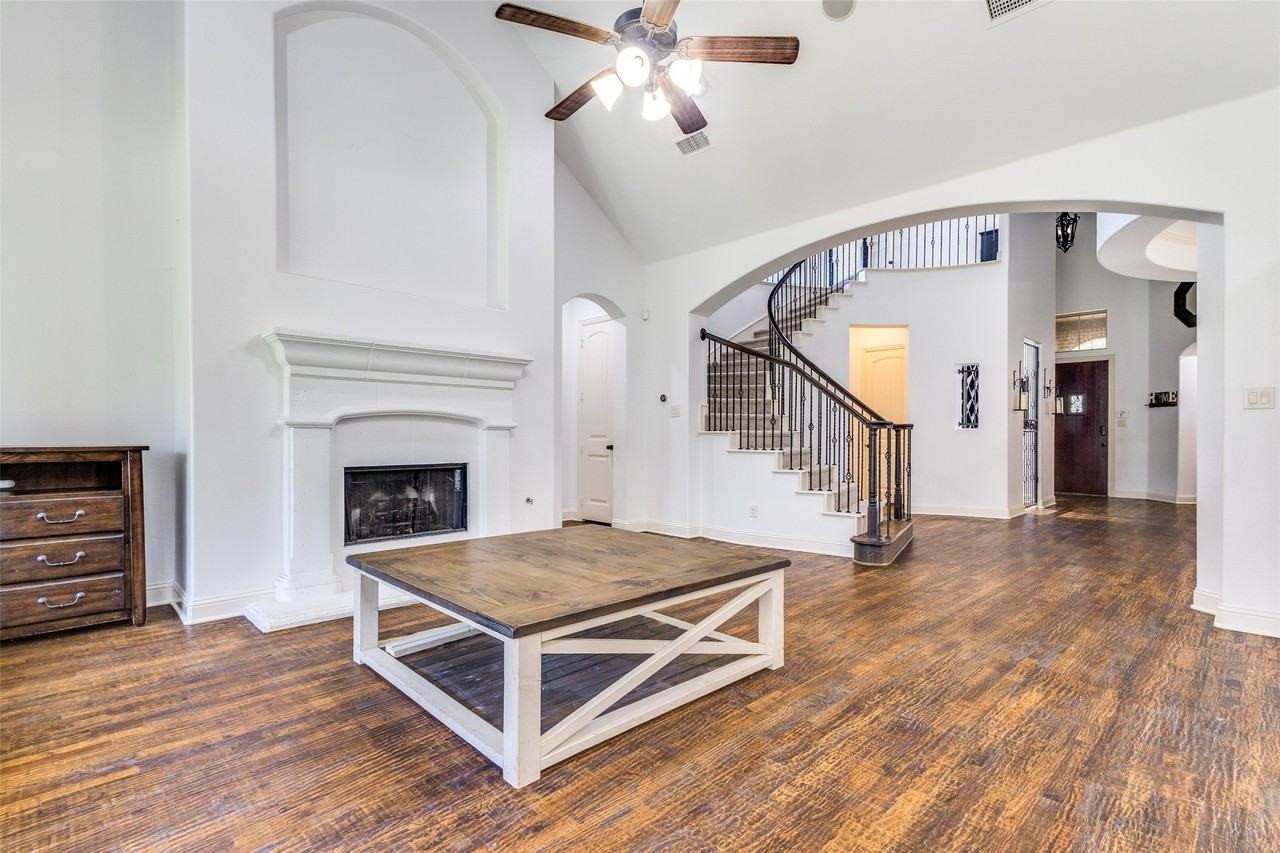 1436 Foster St - Photo 3 of 29