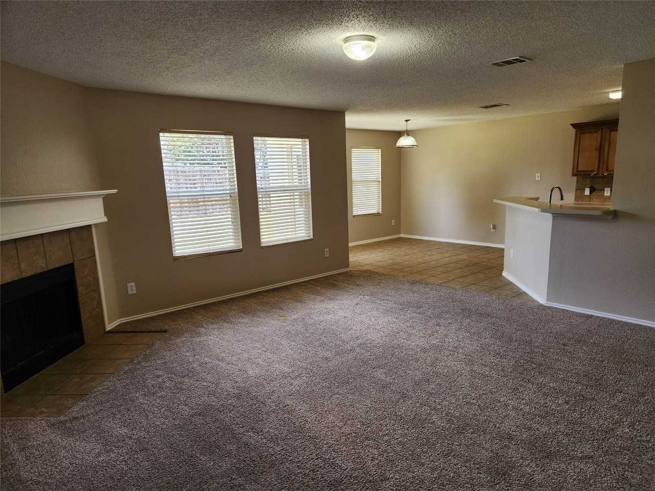 9704 Thomas Jefferson Dr - Photo 3 of 12