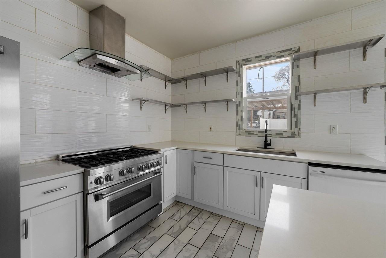 1535 S 3rd St #1 - Photo 6 of 29