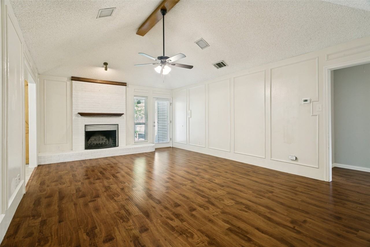 307 Aspenway Dr - Photo 4 of 11