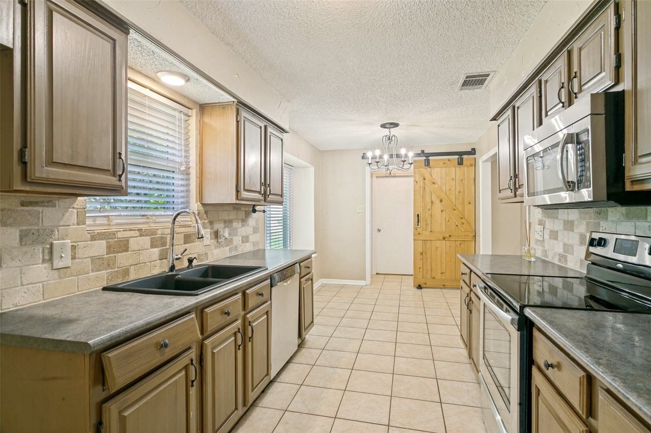 307 Aspenway Dr - Photo 6 of 11