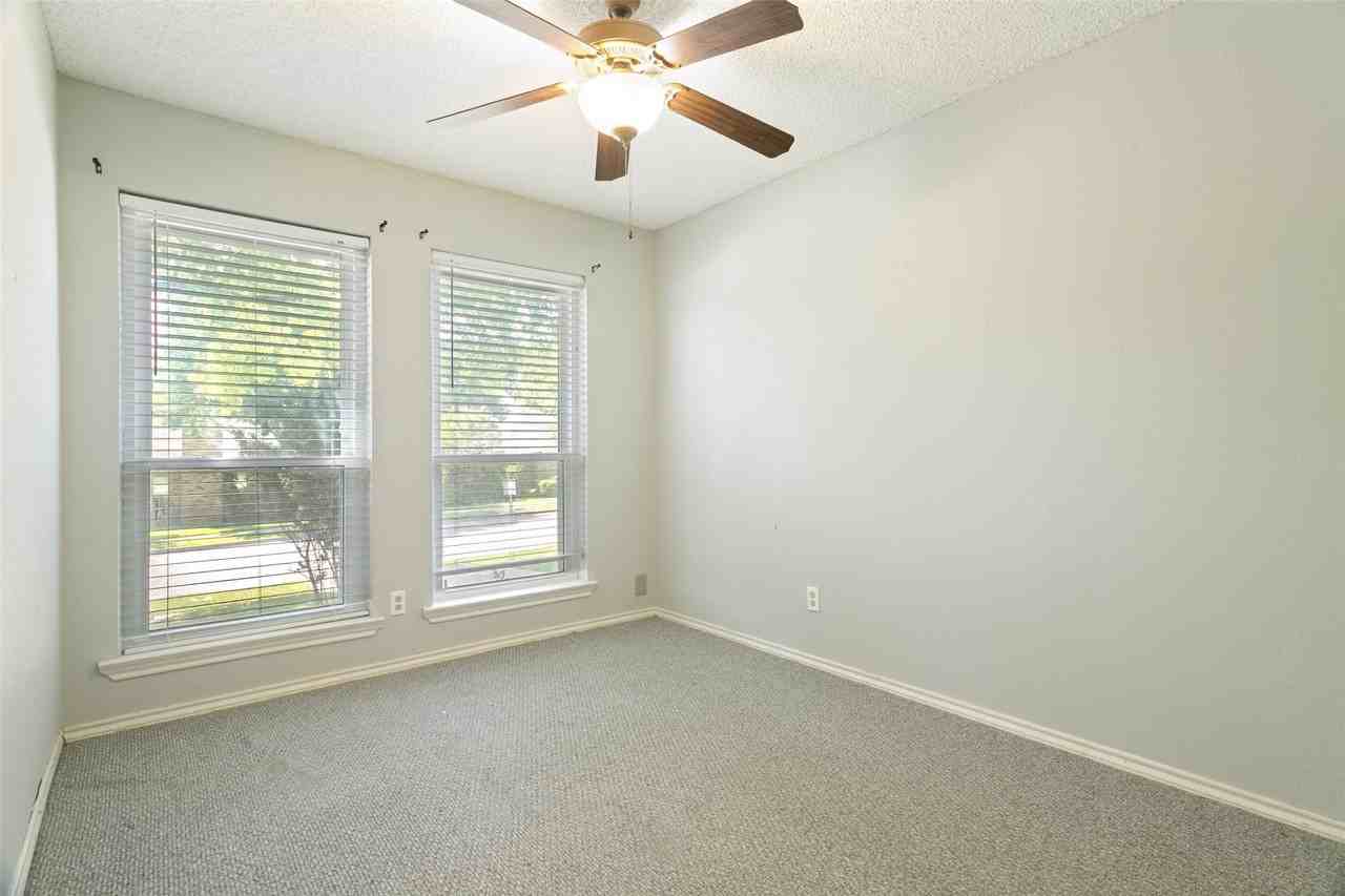 307 Aspenway Dr - Photo 7 of 11