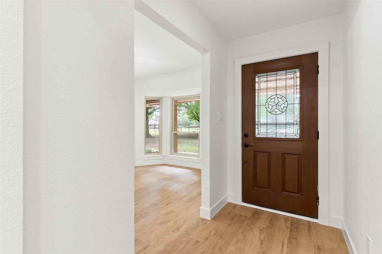 390 Holly Ln - Photo 2 of 40