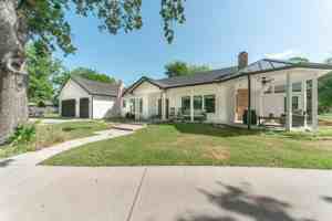 featured image of 131 Lakeway Ln