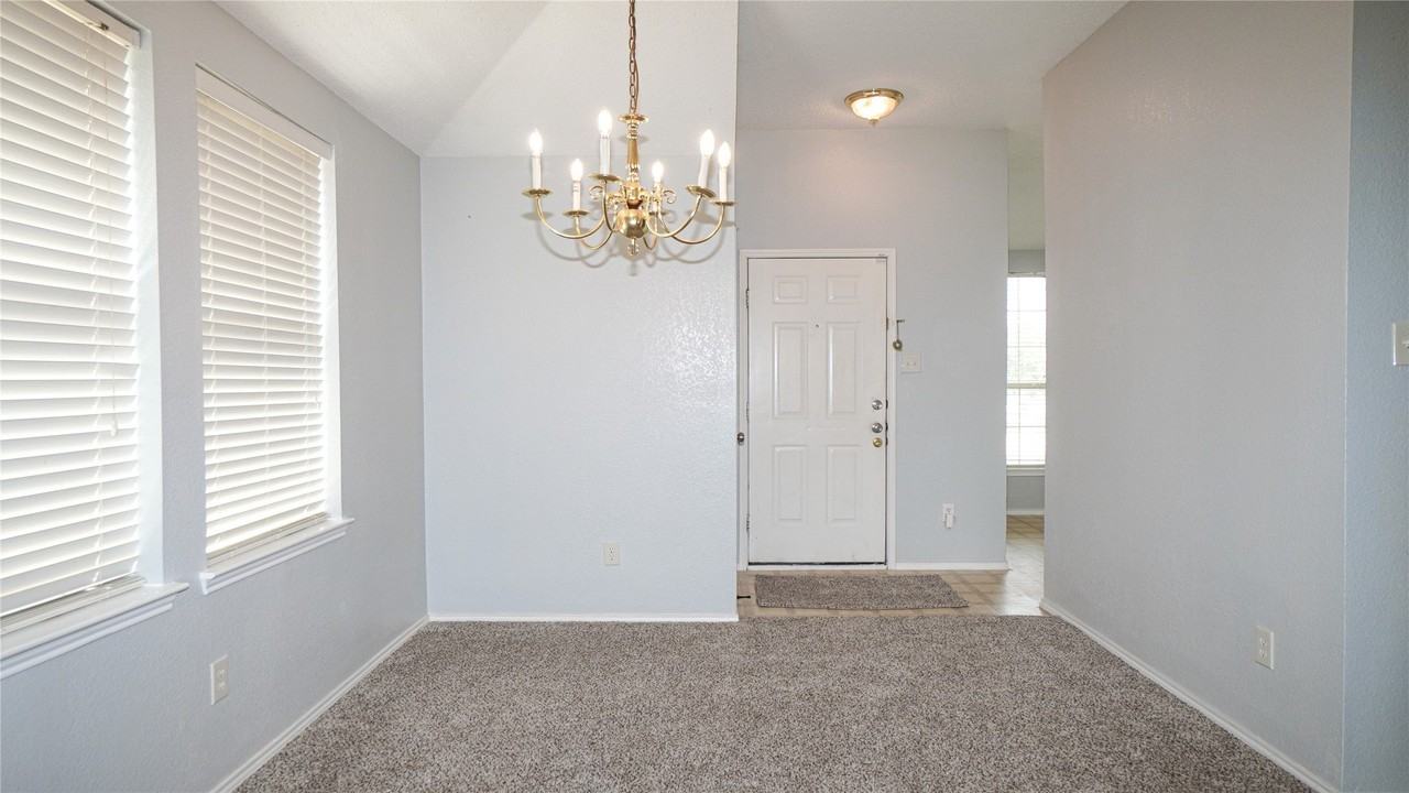 106 Starlight Dr - Photo 7 of 24