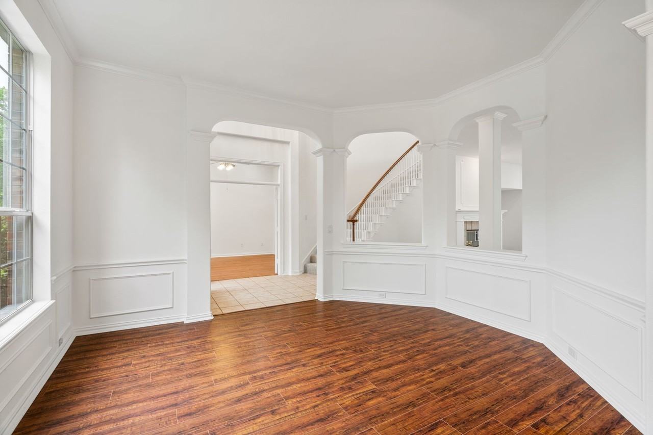 3307 Meadow Wood Dr - Photo 5 of 34