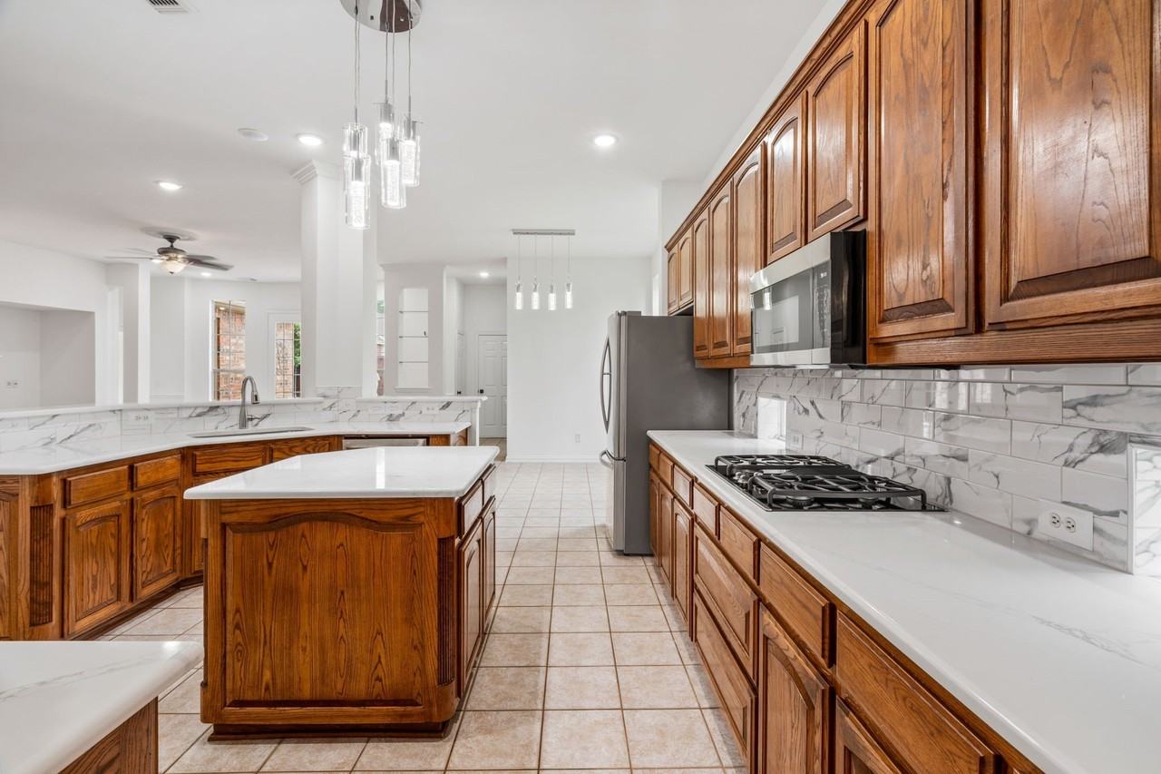 3307 Meadow Wood Dr - Photo 6 of 34