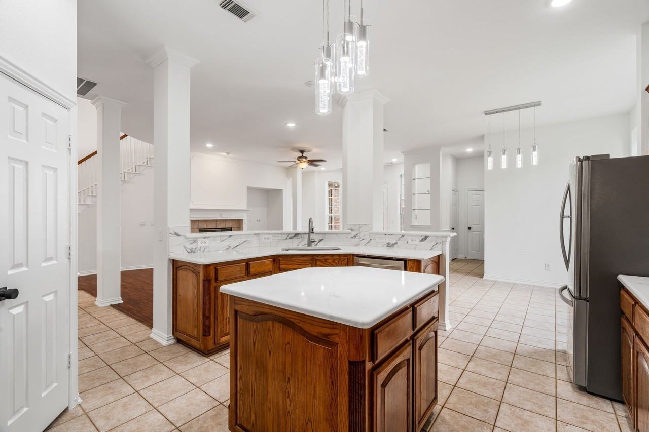 3307 Meadow Wood Dr - Photo 7 of 34