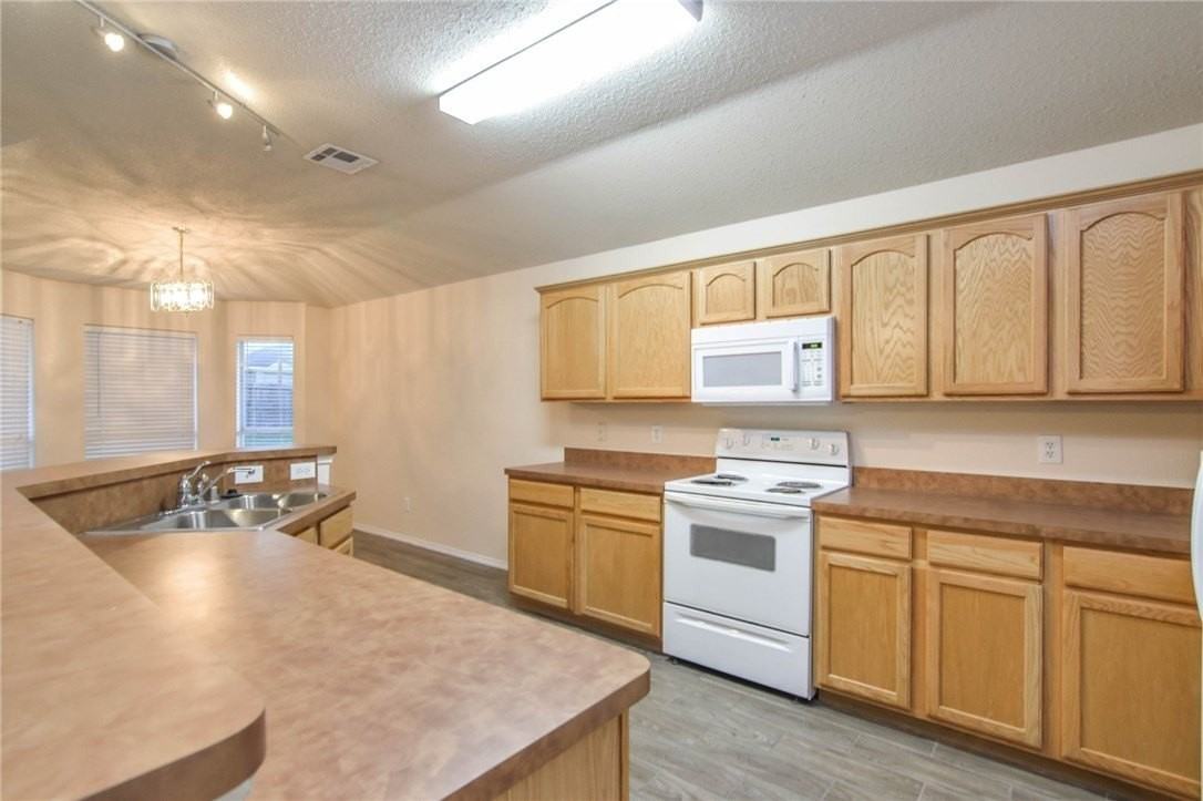 5505 Cedar Elm Dr - Photo 4 of 22