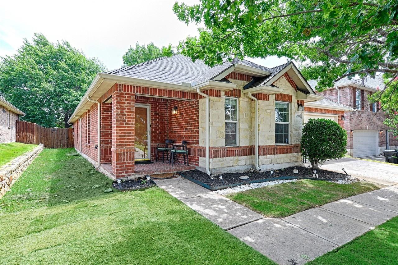 12988 Galaxy Dr - Photo 3 of 30