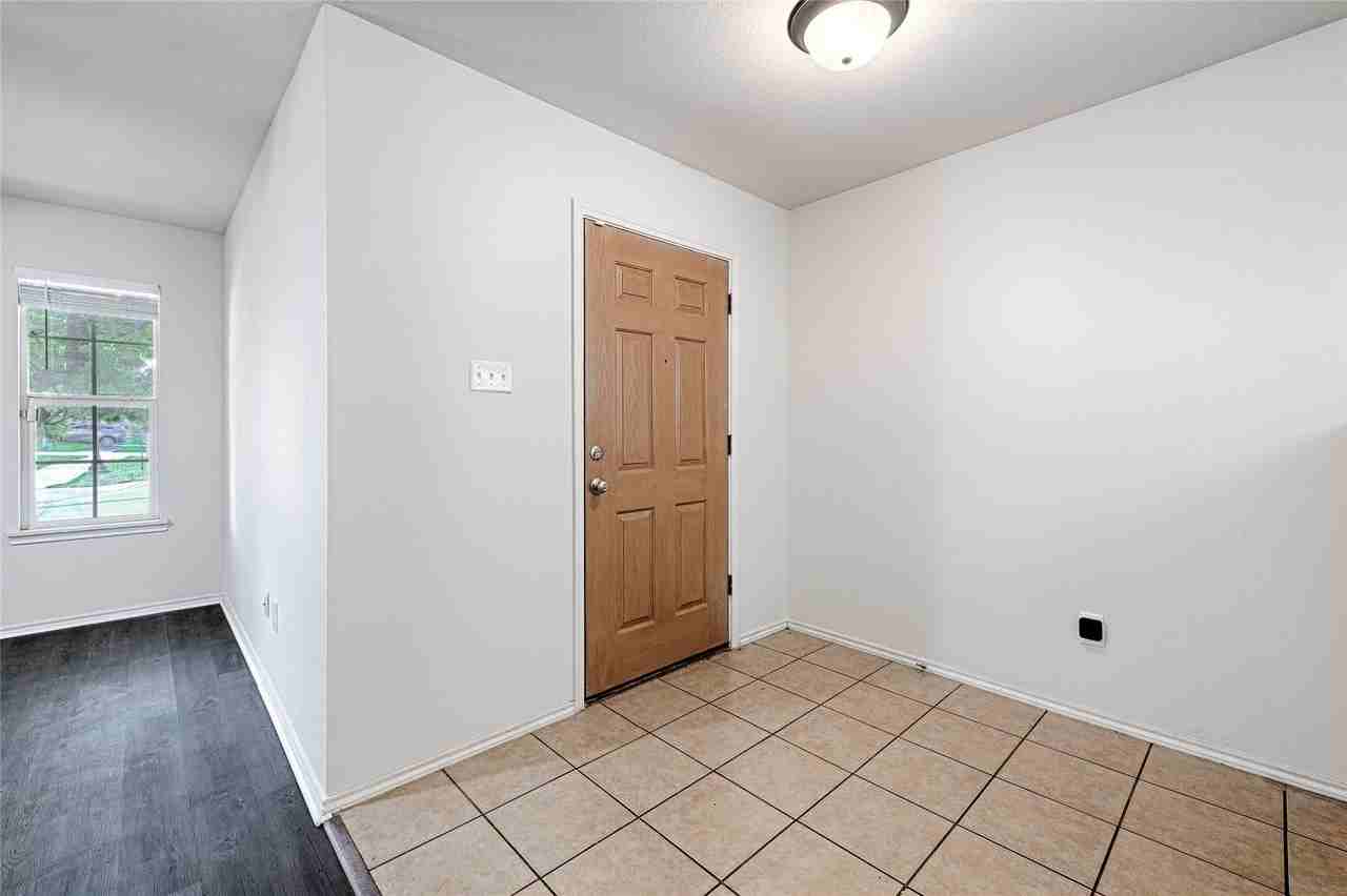 12988 Galaxy Dr - Photo 5 of 30