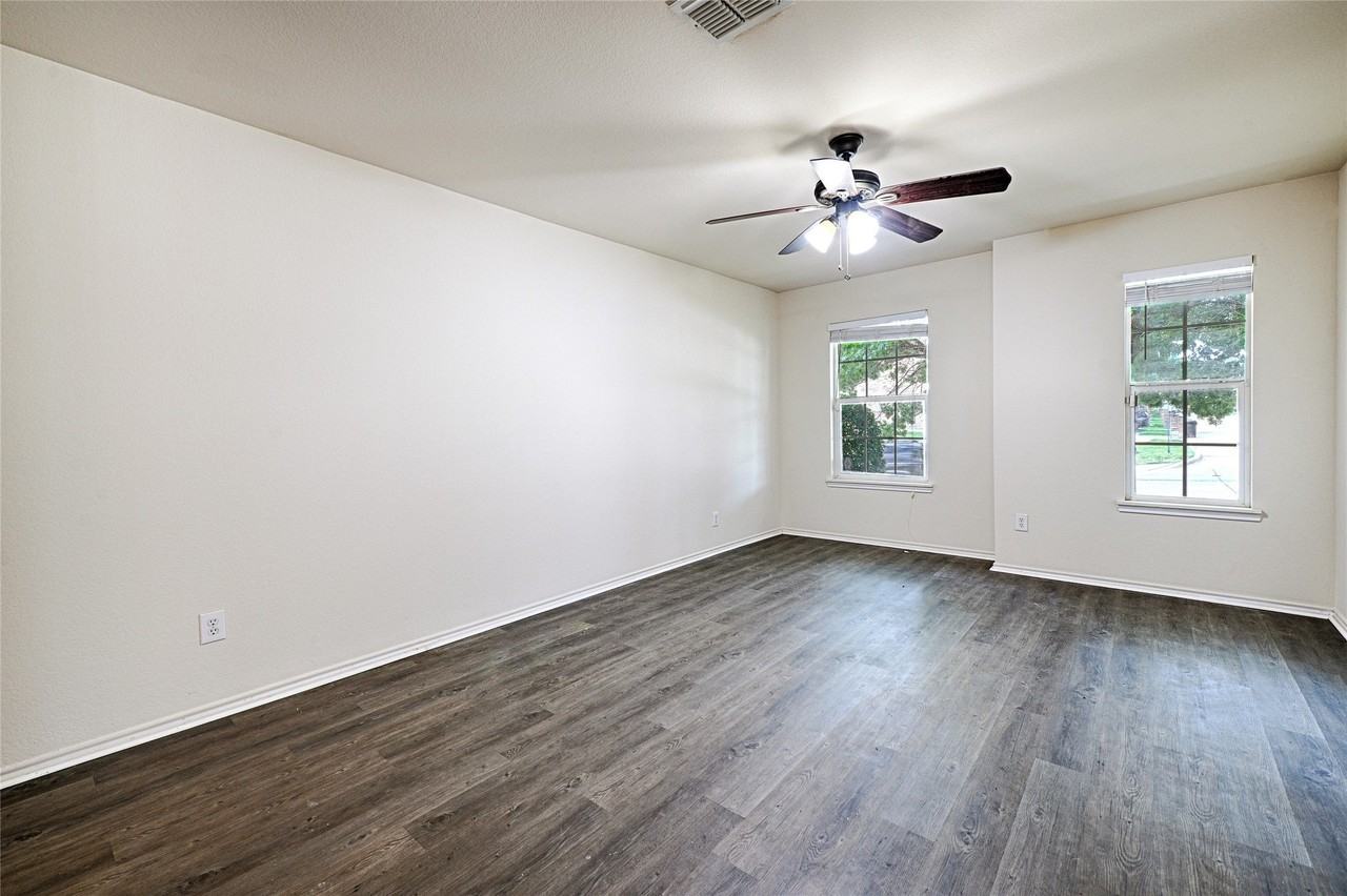 12988 Galaxy Dr - Photo 6 of 30