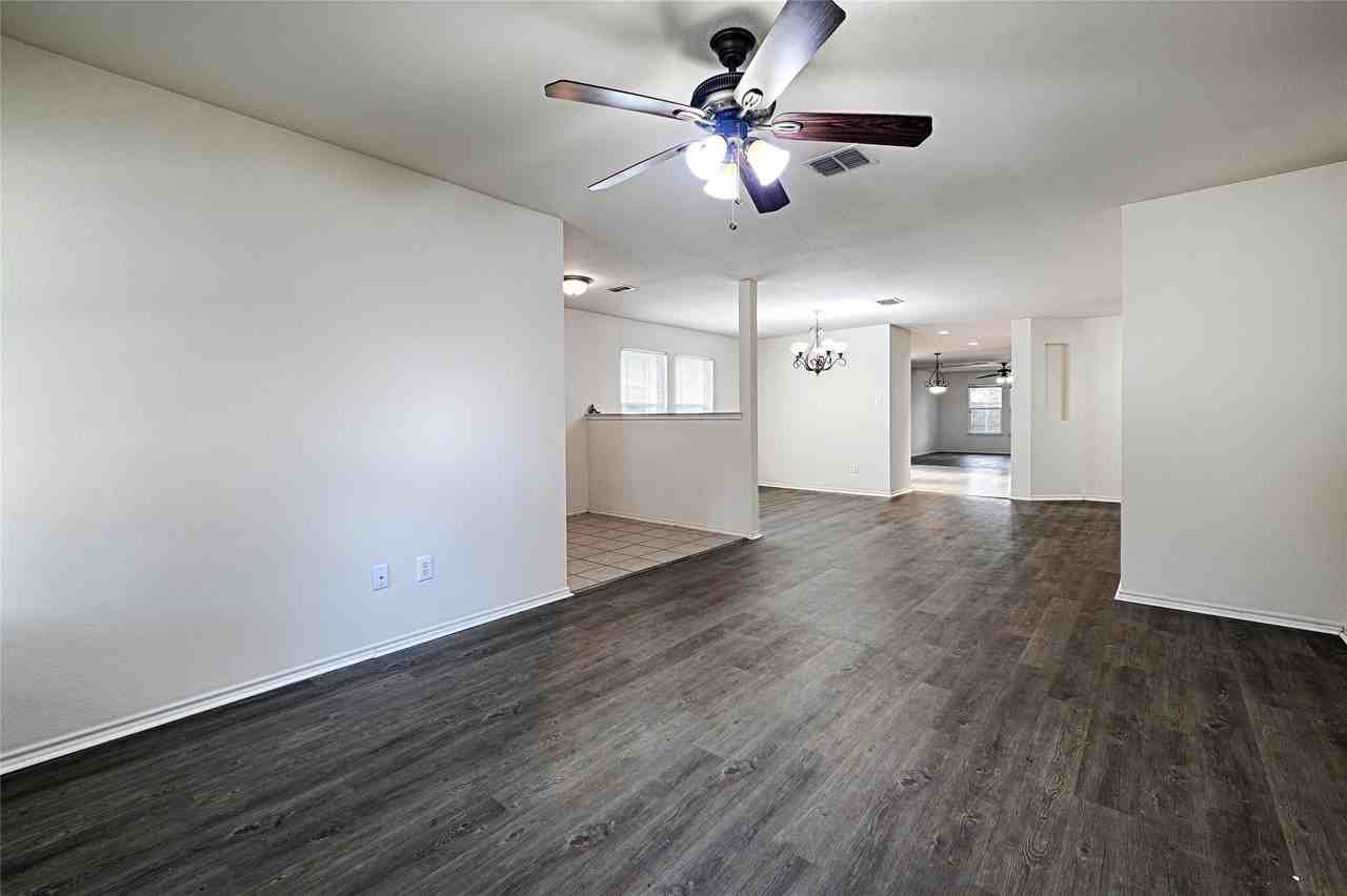 12988 Galaxy Dr - Photo 7 of 30