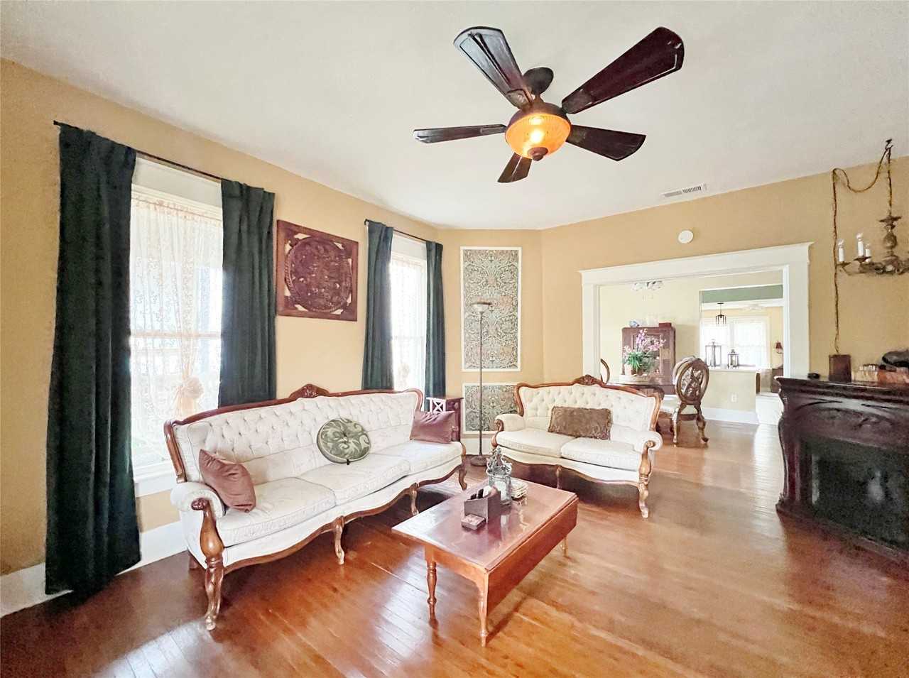 828 W 8th St - Photo 5 of 21
