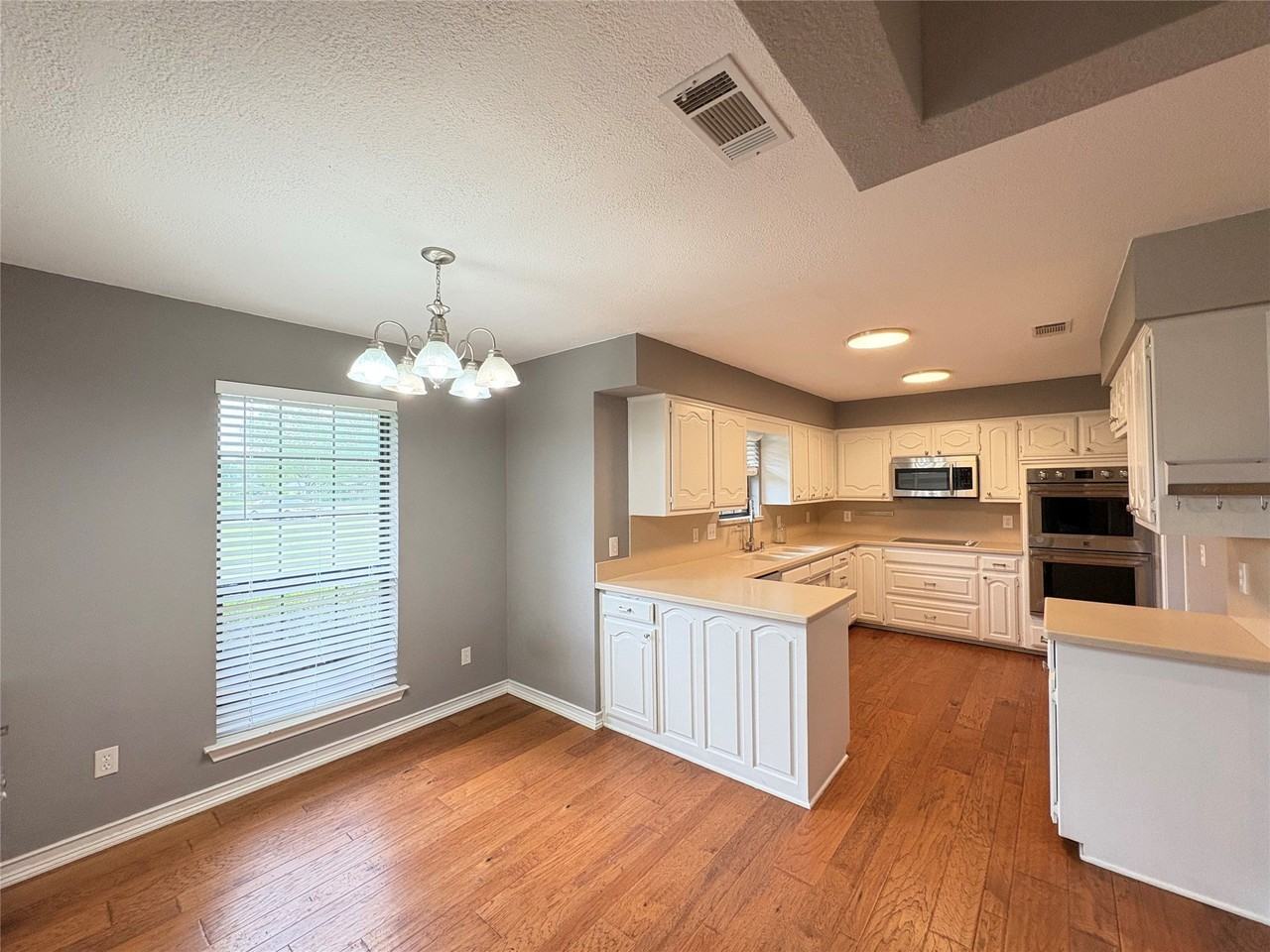 10694 Rose Garden Ct - Photo 6 of 24
