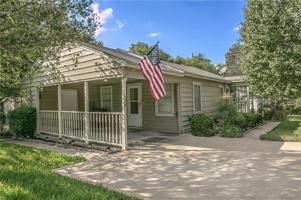 featured image of 206 Renfro St