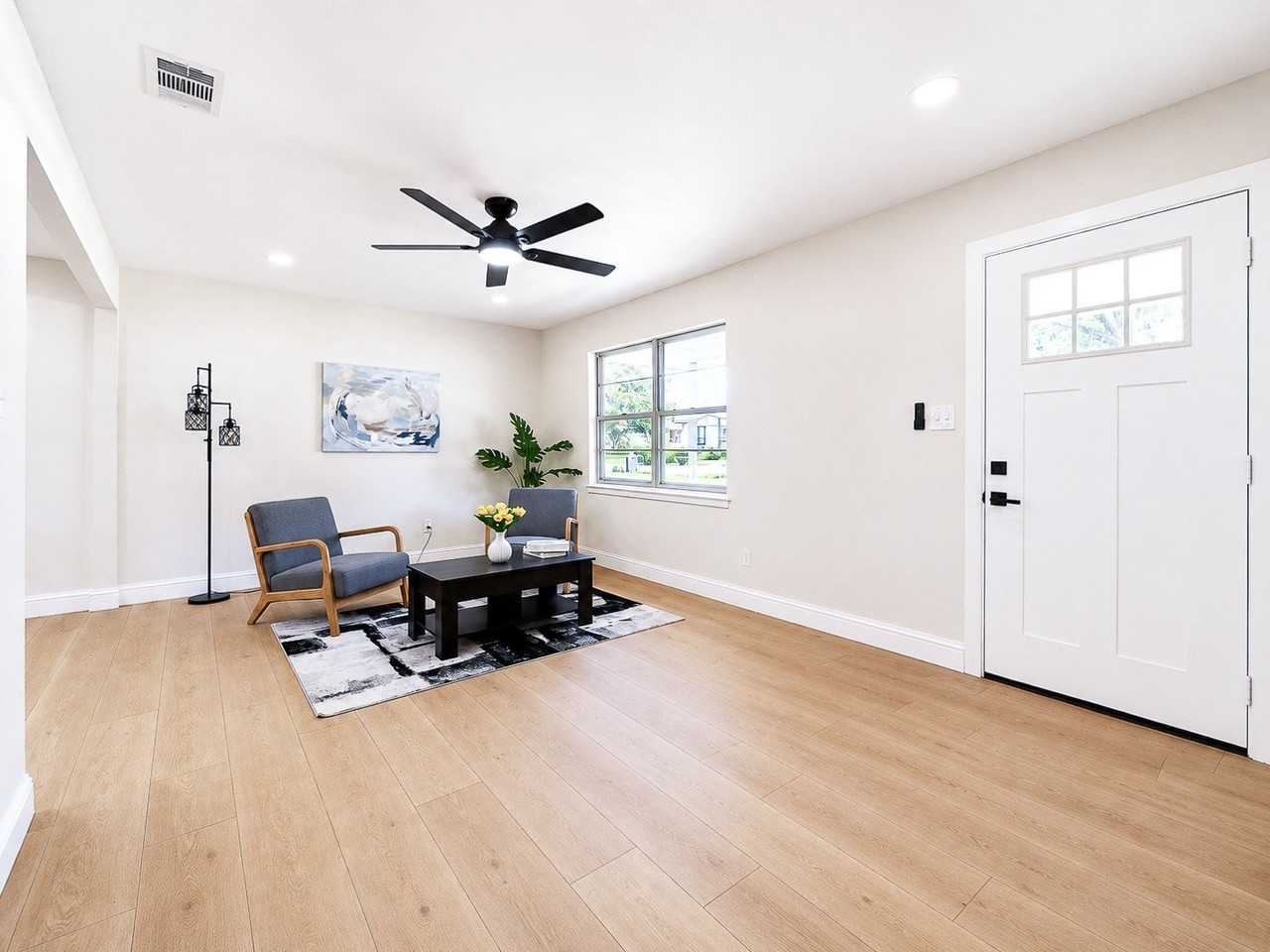209 W Southern Ave - Photo 4 of 22