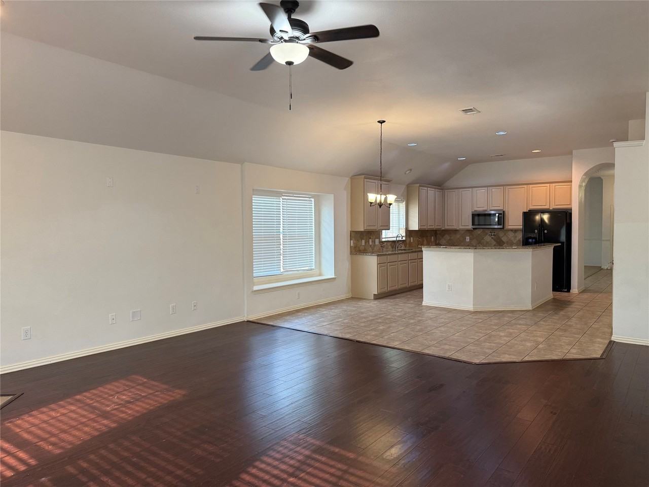 13401 Roadster Dr - Photo 7 of 20