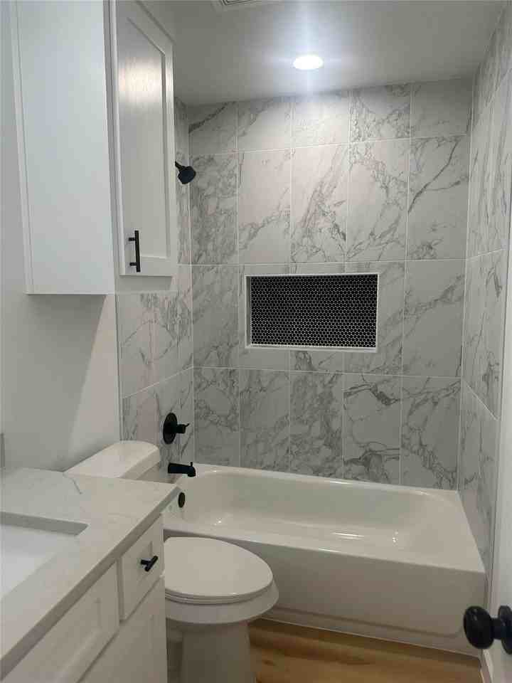 2095 Bourland St #B - Photo 7 of 10